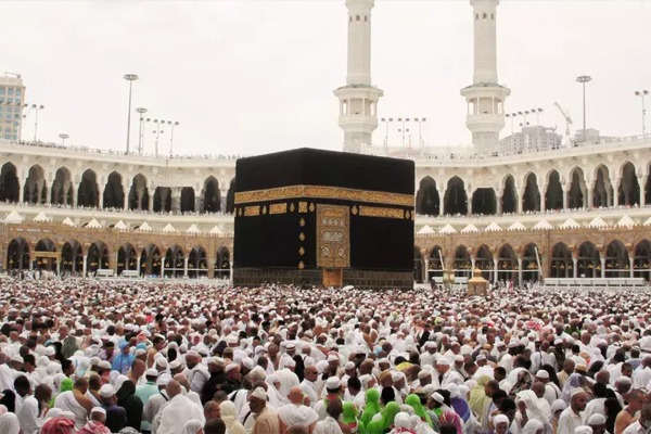 Benefit of Choosing by Bus Umrah Package from Dubai